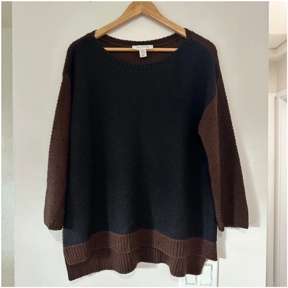 St John Women’s Cropped Sleeve Crew Neck Sweater Black and Brown Wool Blend